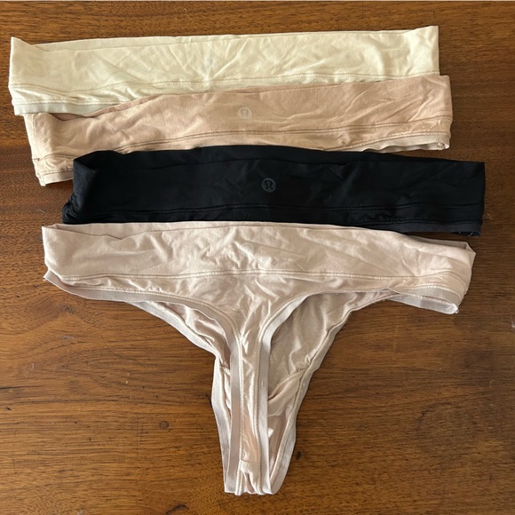 NWOT Lululemon InvisiWear Mid-Rise Thong Underwear Set of 4 Size S/P - Picture 3 of 4